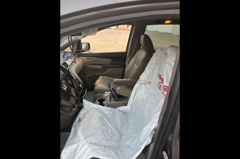 Odyssey Honda بني