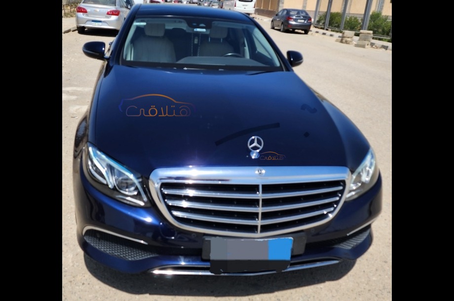 E 180 Mercedes Dark blue