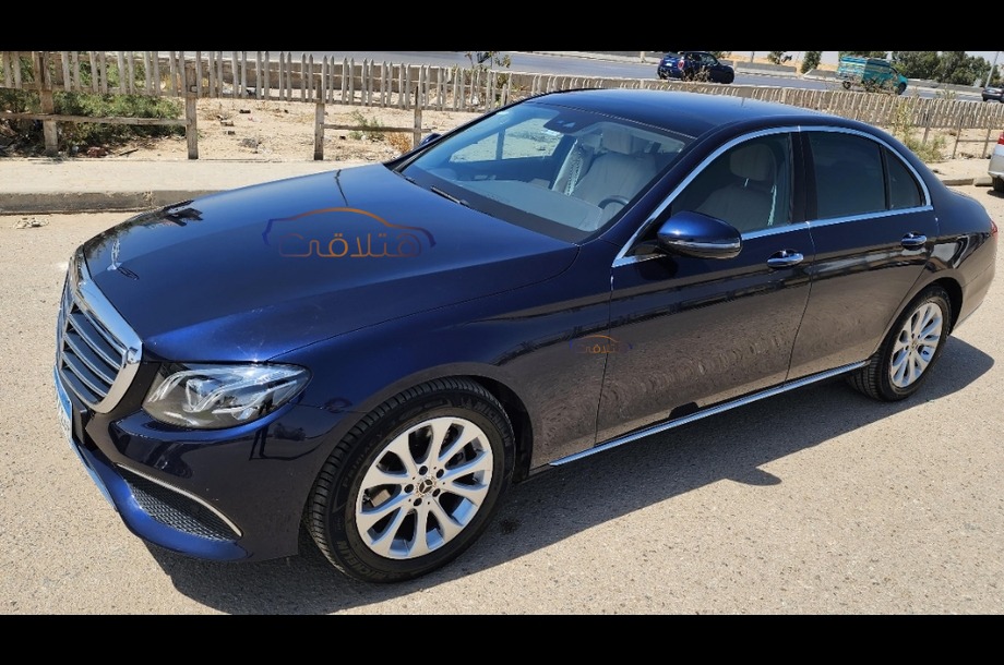 E 180 Mercedes Dark blue