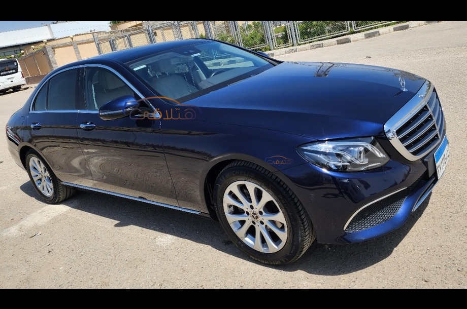 E 180 Mercedes Dark blue