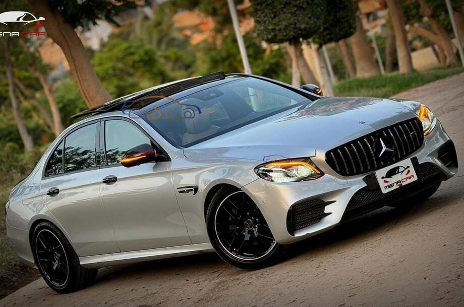 E 200 Mercedes رمادي