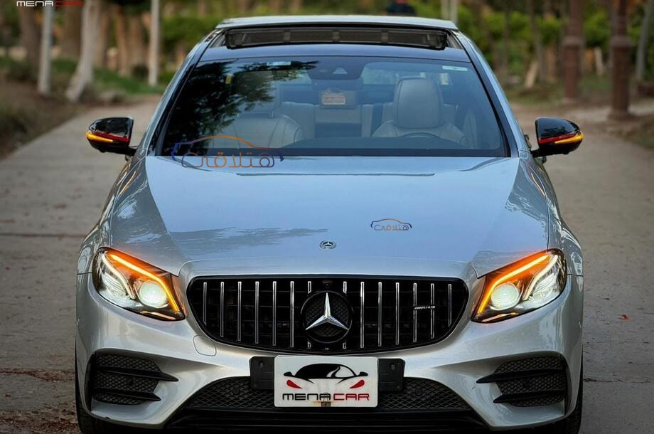 E 200 Mercedes رمادي