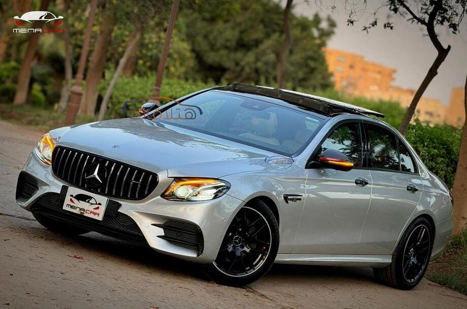 E 200 Mercedes رمادي