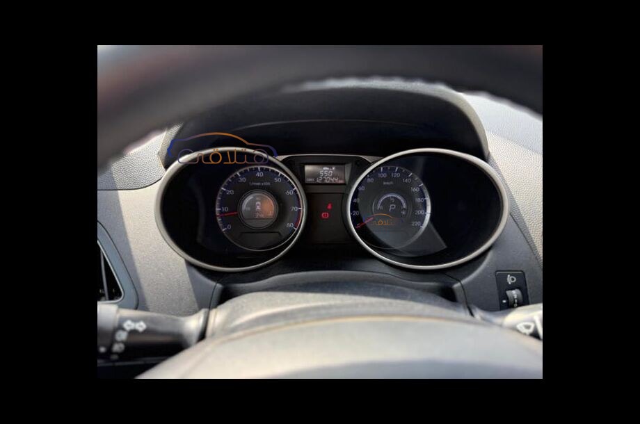 IX 35 Hyundai فضي