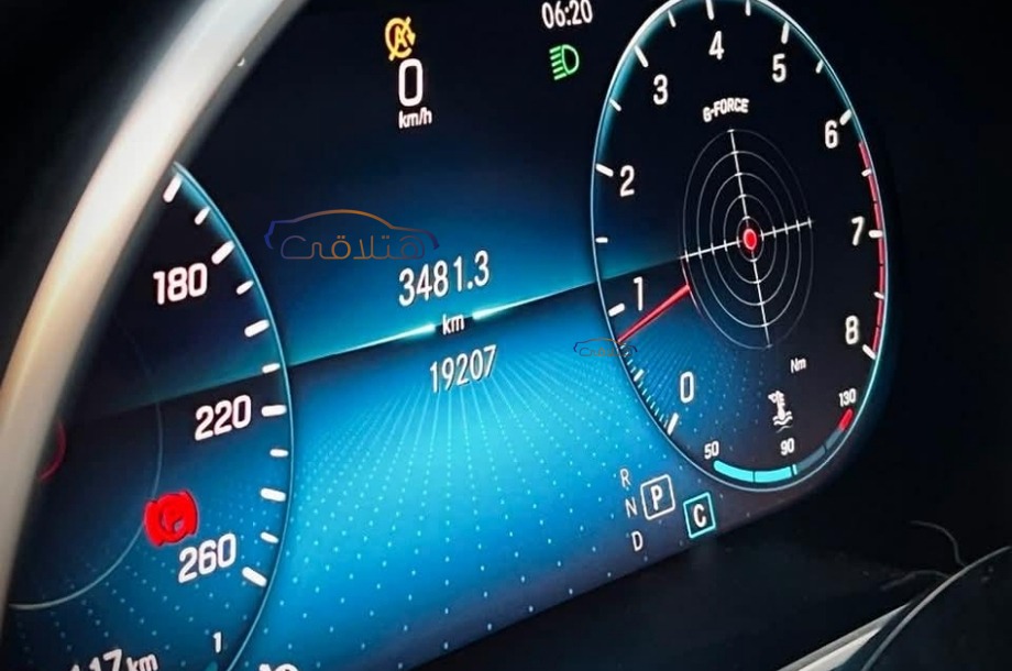 C 180 Mercedes أسود