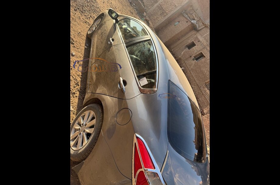 Cerato Kia فضي