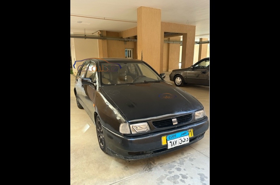 Ibiza Seat أسود