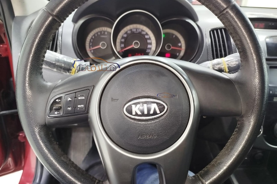 Cerato Kia احمر