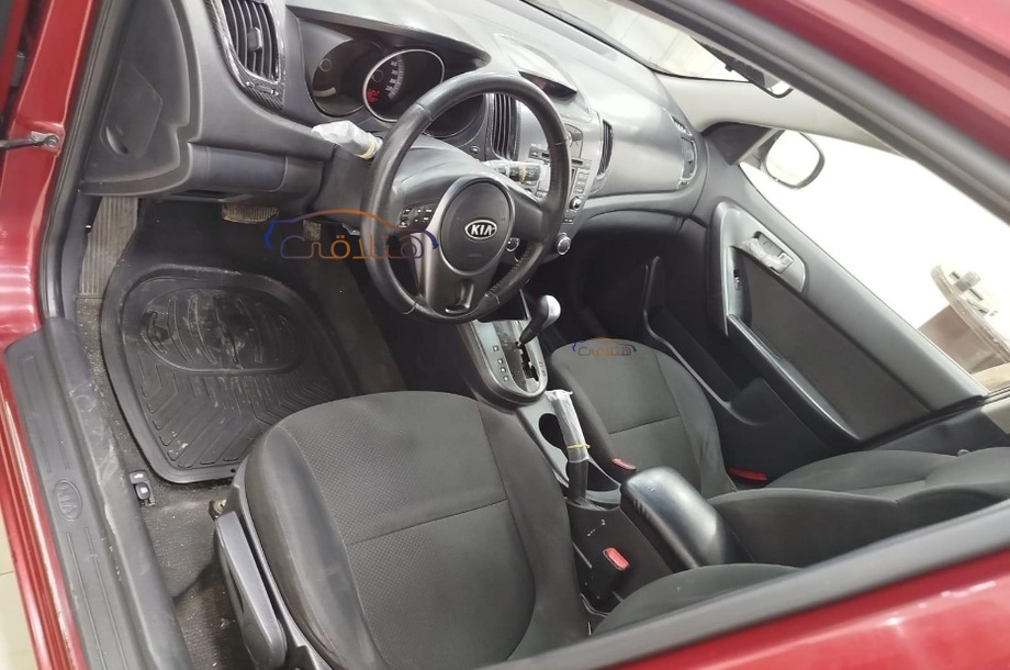 Cerato Kia احمر