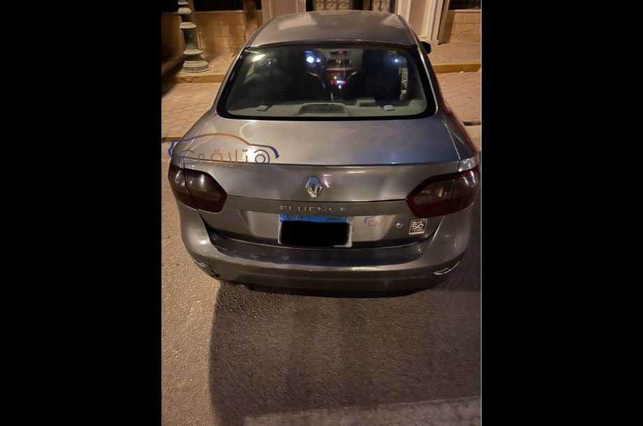 Fluence Renault رمادي