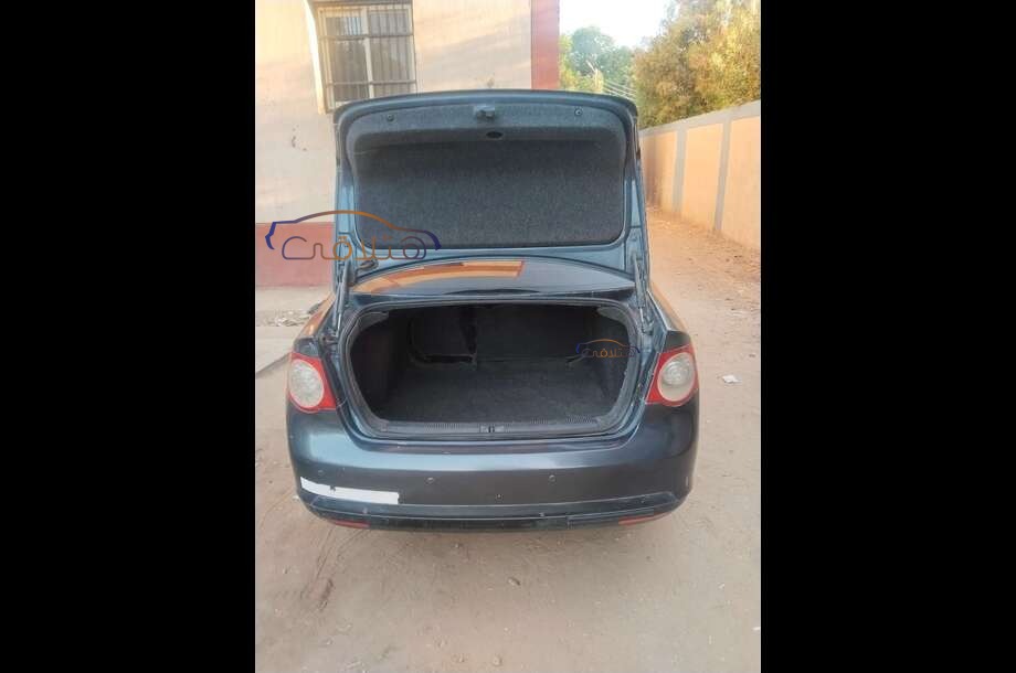 Jetta Volkswagen اخضر غامق