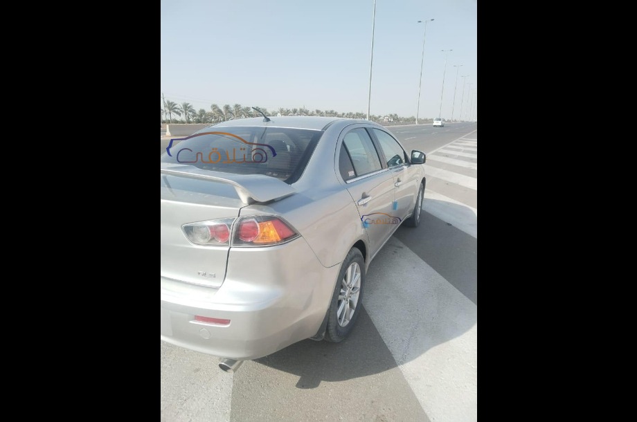 Lancer EX Shark Mitsubishi فضي