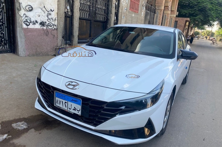 Avante Hyundai White