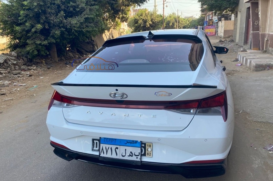 Avante Hyundai White