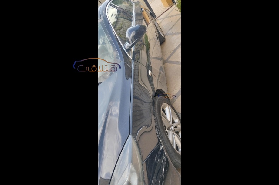 Insignia Opel أسود