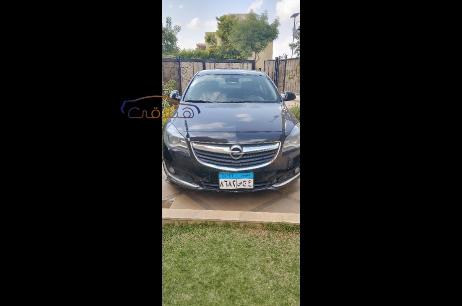 Insignia Opel أسود