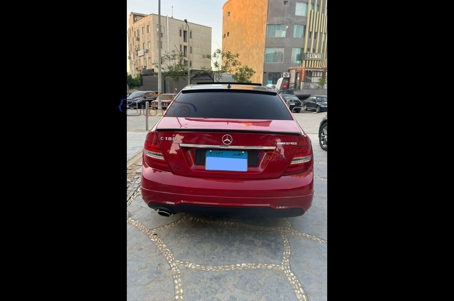 C 180 Mercedes احمر