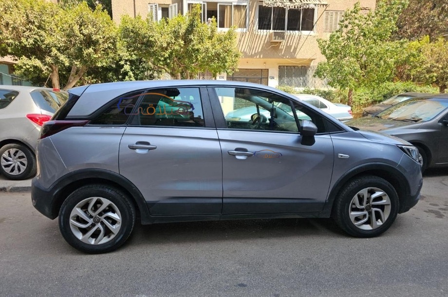 Crossland Opel فضي