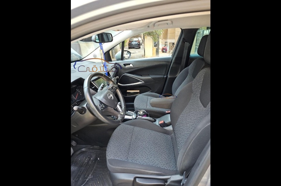 Crossland Opel فضي