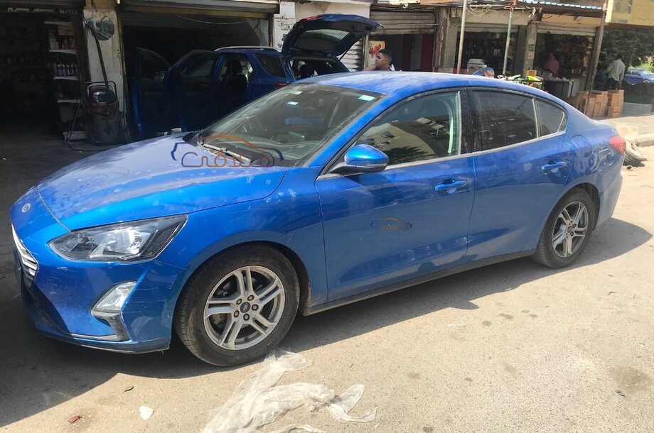 Focus Ford Blue