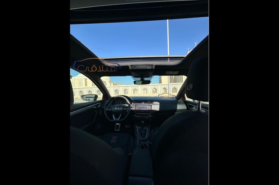 Ibiza Seat احمر