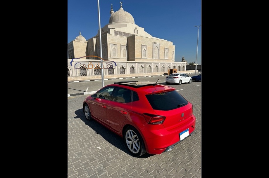 Ibiza Seat احمر