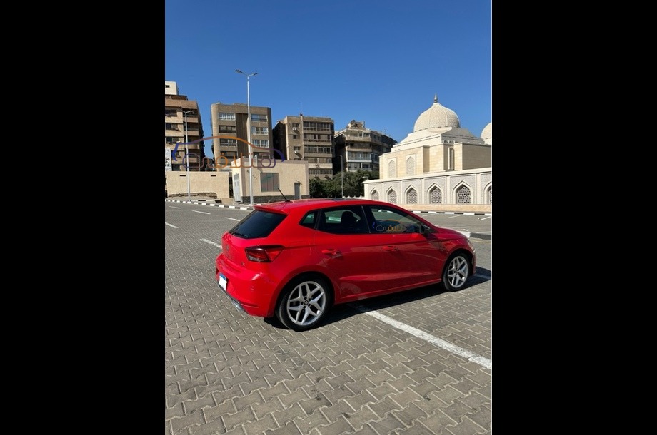 Ibiza Seat احمر