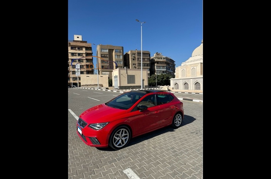 Ibiza Seat احمر