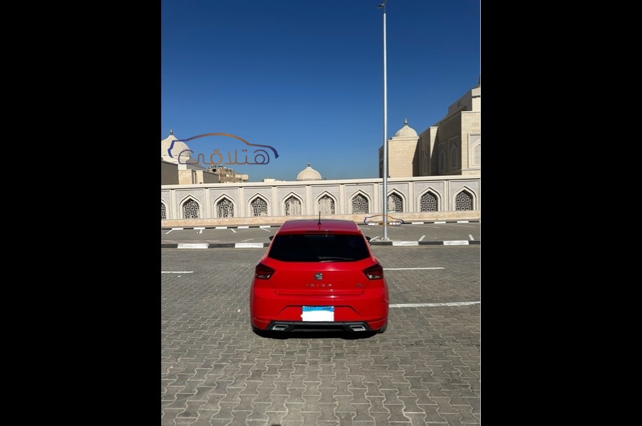 Ibiza Seat احمر
