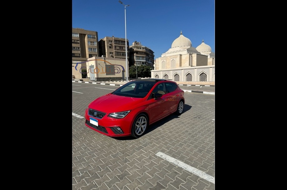 Ibiza Seat احمر