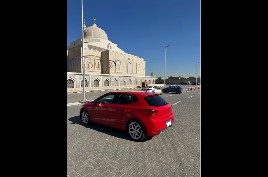 Ibiza Seat احمر