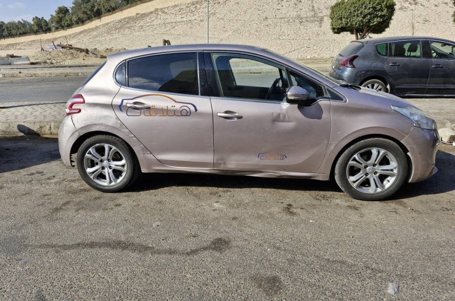 208 Peugeot شمبان