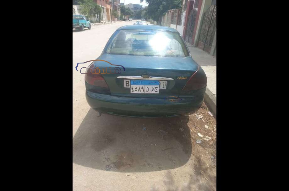 Mondeo Ford أخضر