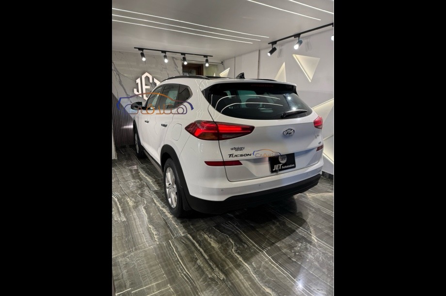 Tucson Hyundai أبيض