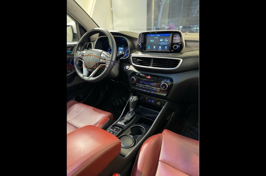 Tucson Hyundai أبيض