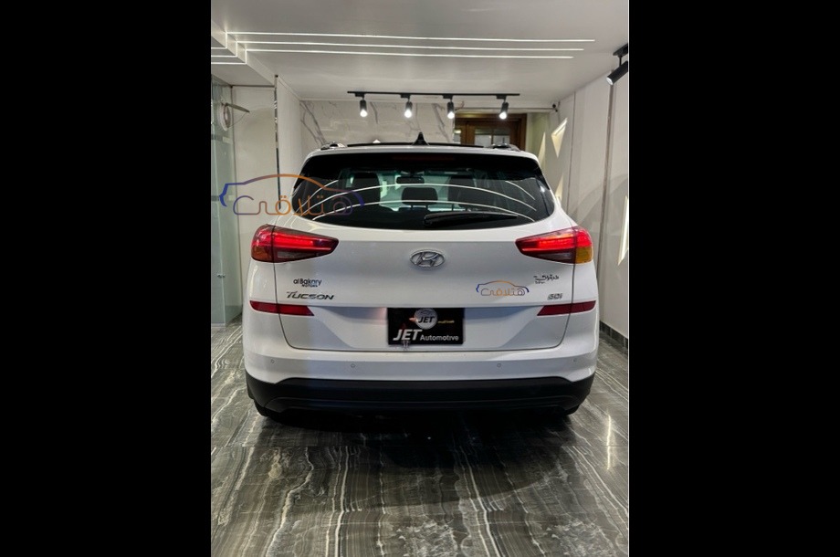 Tucson Hyundai أبيض