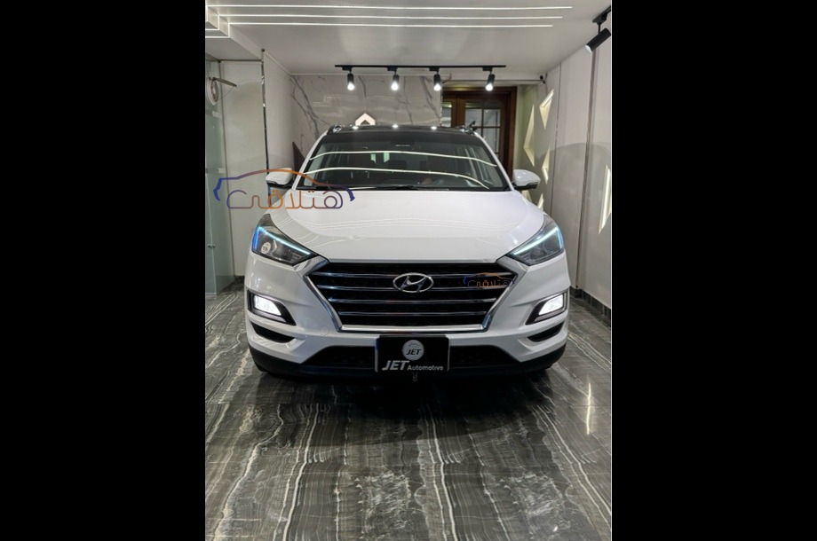 Tucson Hyundai أبيض