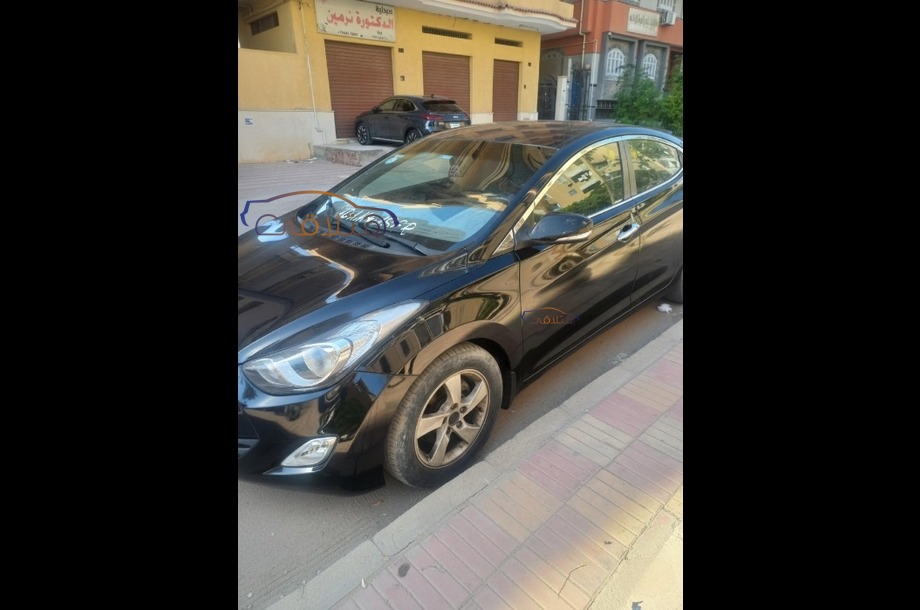 Elantra MD Hyundai أسود