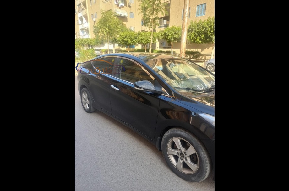 Elantra MD Hyundai أسود