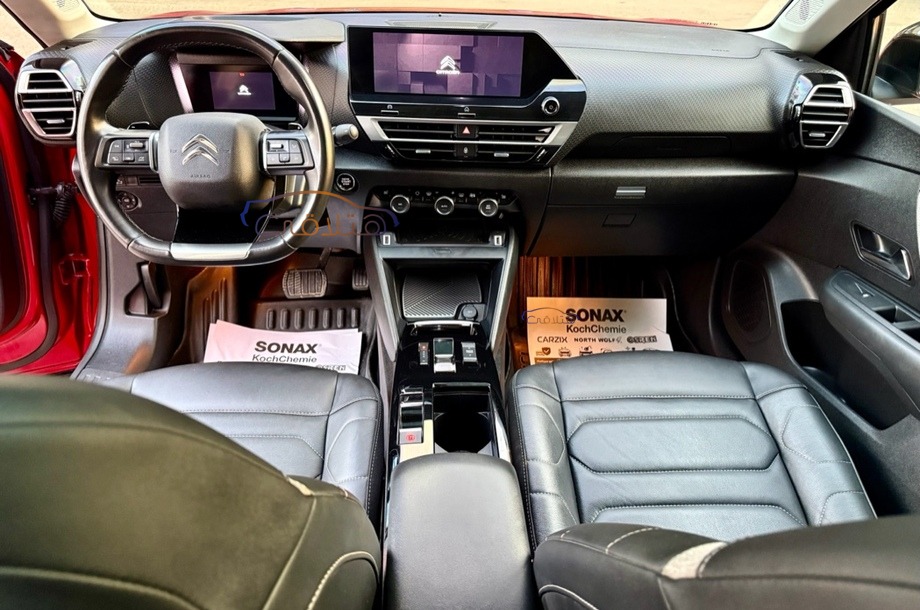 C4X Citroën احمر غامق