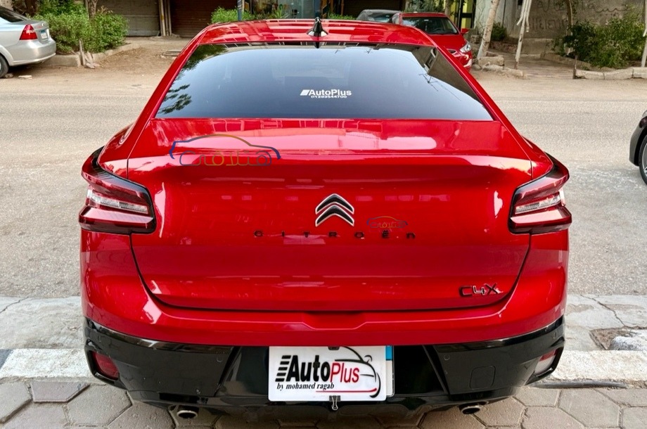C4X Citroën احمر غامق