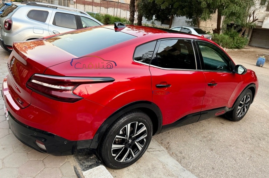 C4X Citroën احمر غامق