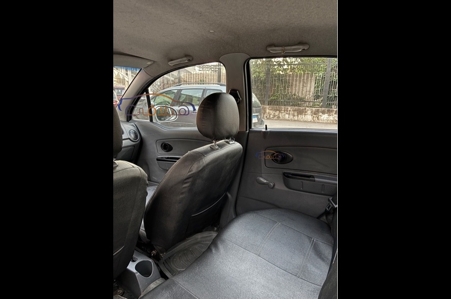 Spark Chevrolet فضي