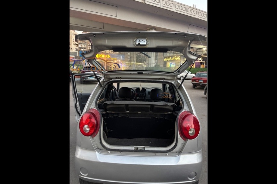 Spark Chevrolet فضي