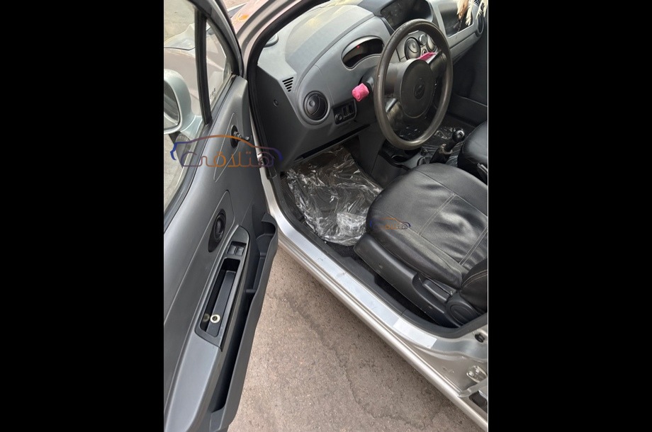 Spark Chevrolet فضي