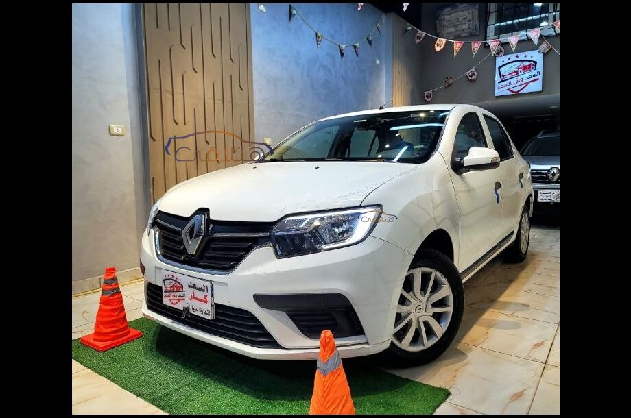 Logan Renault أبيض