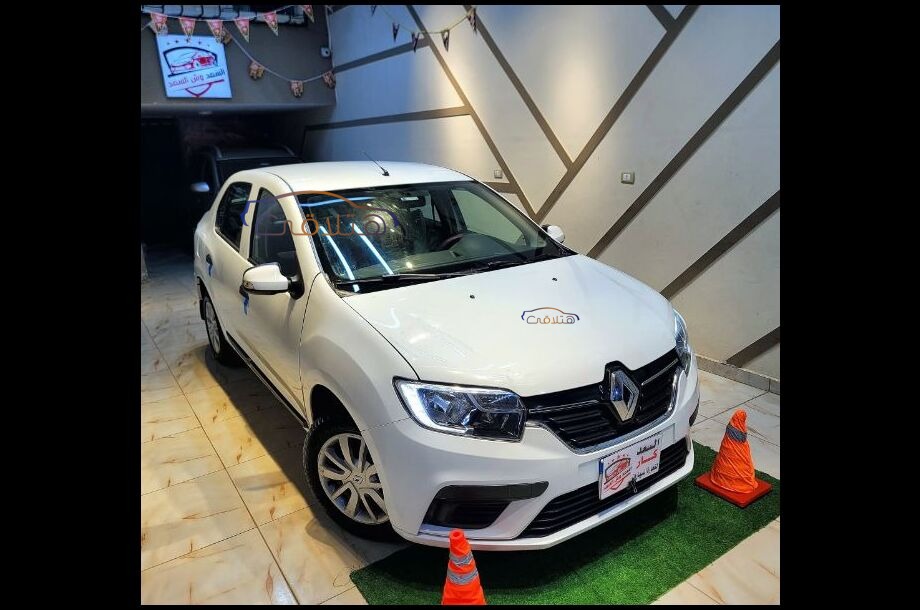 Logan Renault أبيض