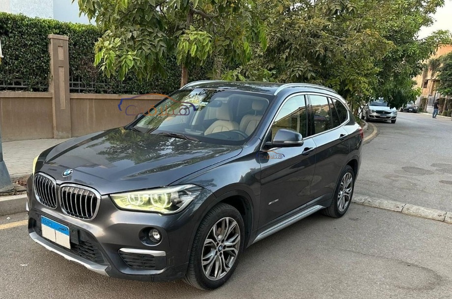 X1 BMW Dark grey