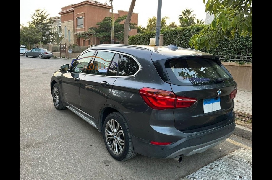 X1 BMW Dark grey