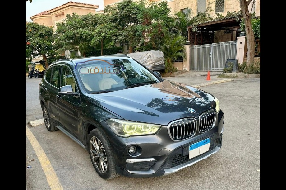 X1 BMW Dark grey